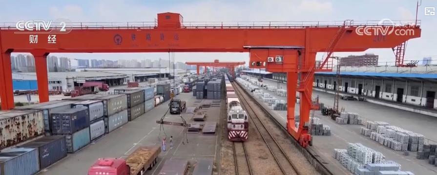 kaiyun跨境電商出口旺盛 中歐班列需求高企運(yùn)價(jià)維持高位(圖1)